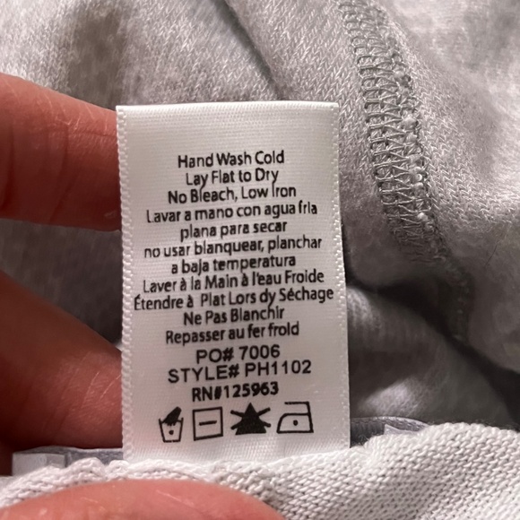 Beyond Yoga Grey/ White Snakeskin Lounge Set (long sleeve top + lounge pants) - Picture 7 of 7